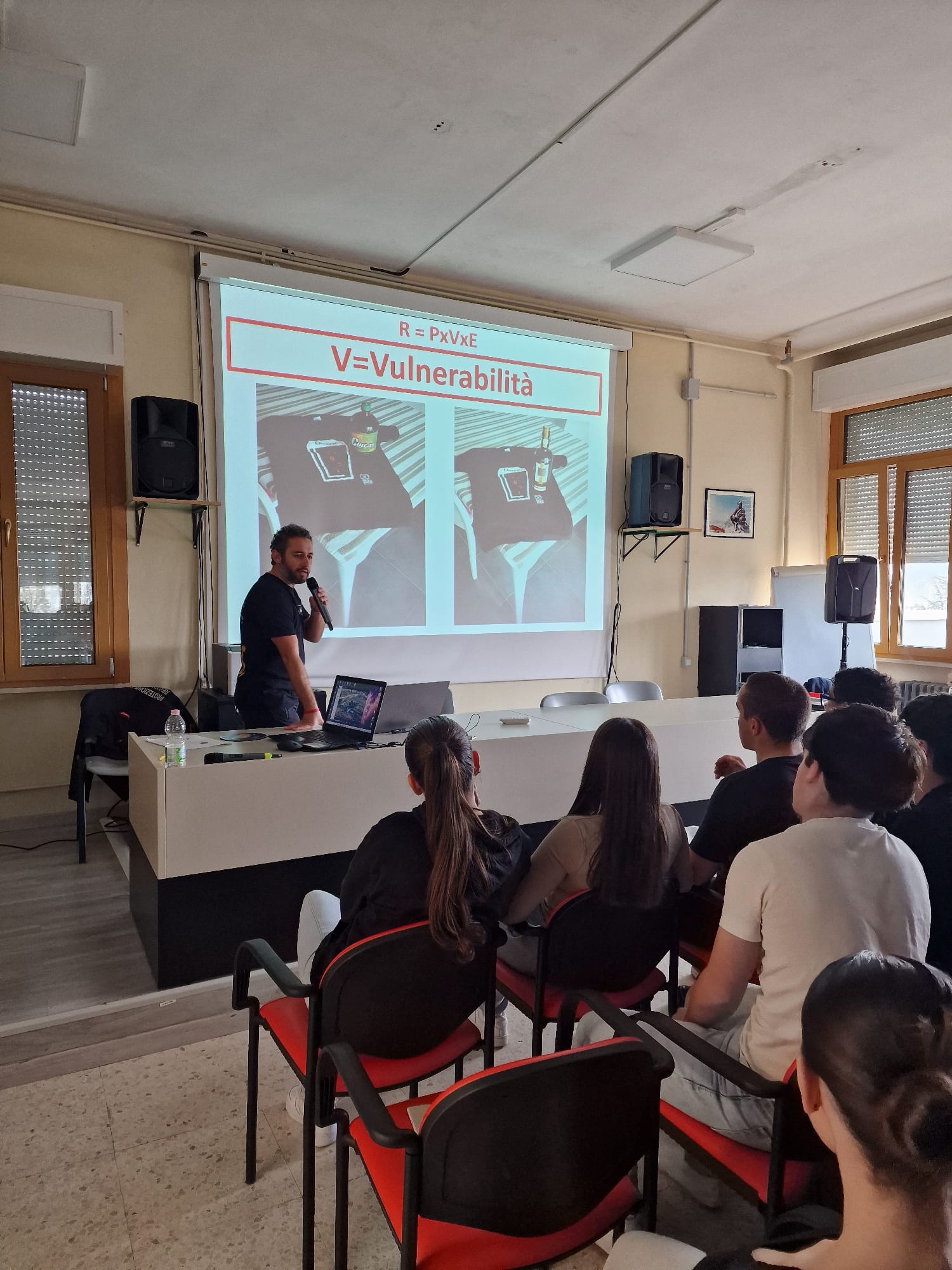 L’Agenzia di Protezione Civile della Regione Abruzzo incontra gli studenti del primo anno del Liceo Scientifico “Andrea Bafile” – L’Aquila