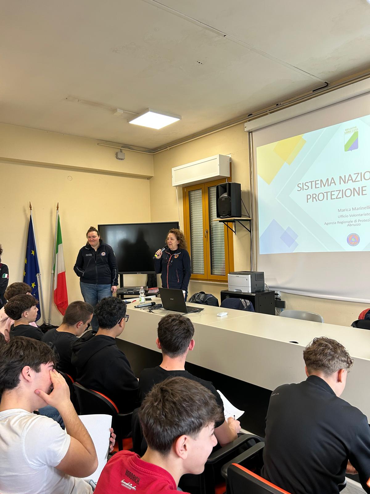 L’Agenzia di Protezione Civile della Regione Abruzzo incontra gli studenti del primo anno del Liceo Scientifico “Andrea Bafile” – L’Aquila
